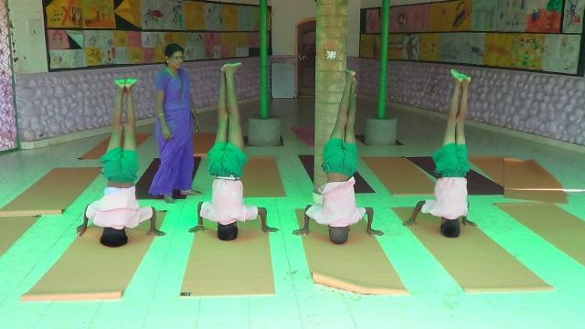 yoga.jpg - 122.05 Kb